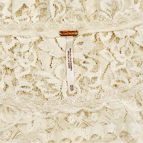 🌺🎉HP🎉🌺 NWOT Free People Gorgeous Floral Lace Peasant Top - Picture 13 of 14